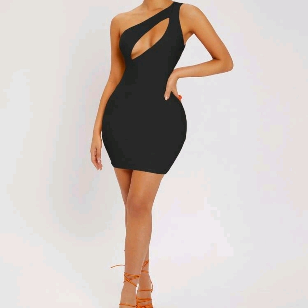 Elegant Black One-Shoulder Dress